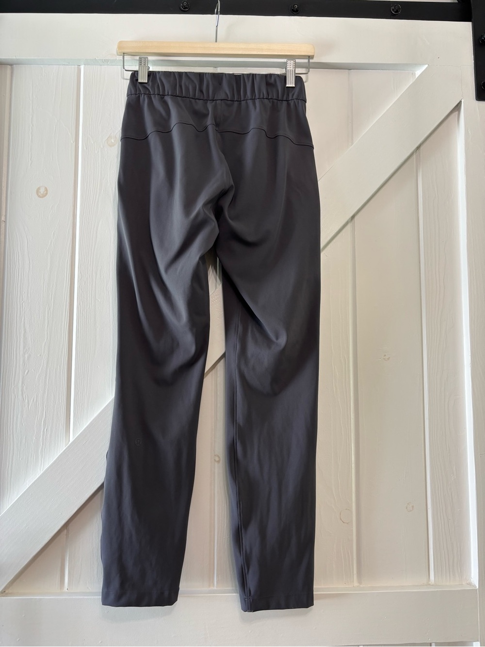 Lululemon On The Fly Gray Tapered Pants Pockets Size 2 - Picture 3 of 7
